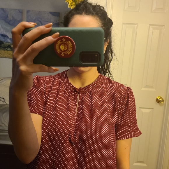 NWOT F21 keyhole polka dot burgundy top - Picture 10 of 10